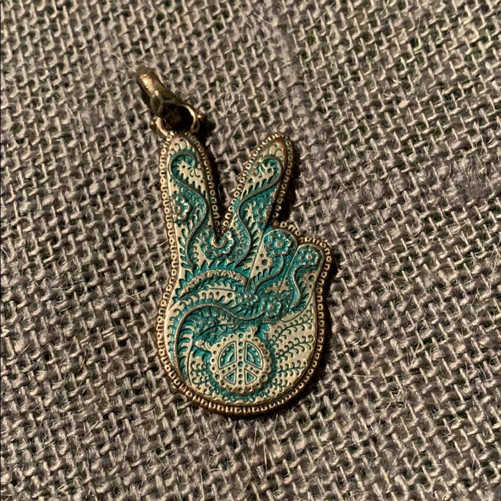 🌙 Lucky Brand Peace Sign Charm